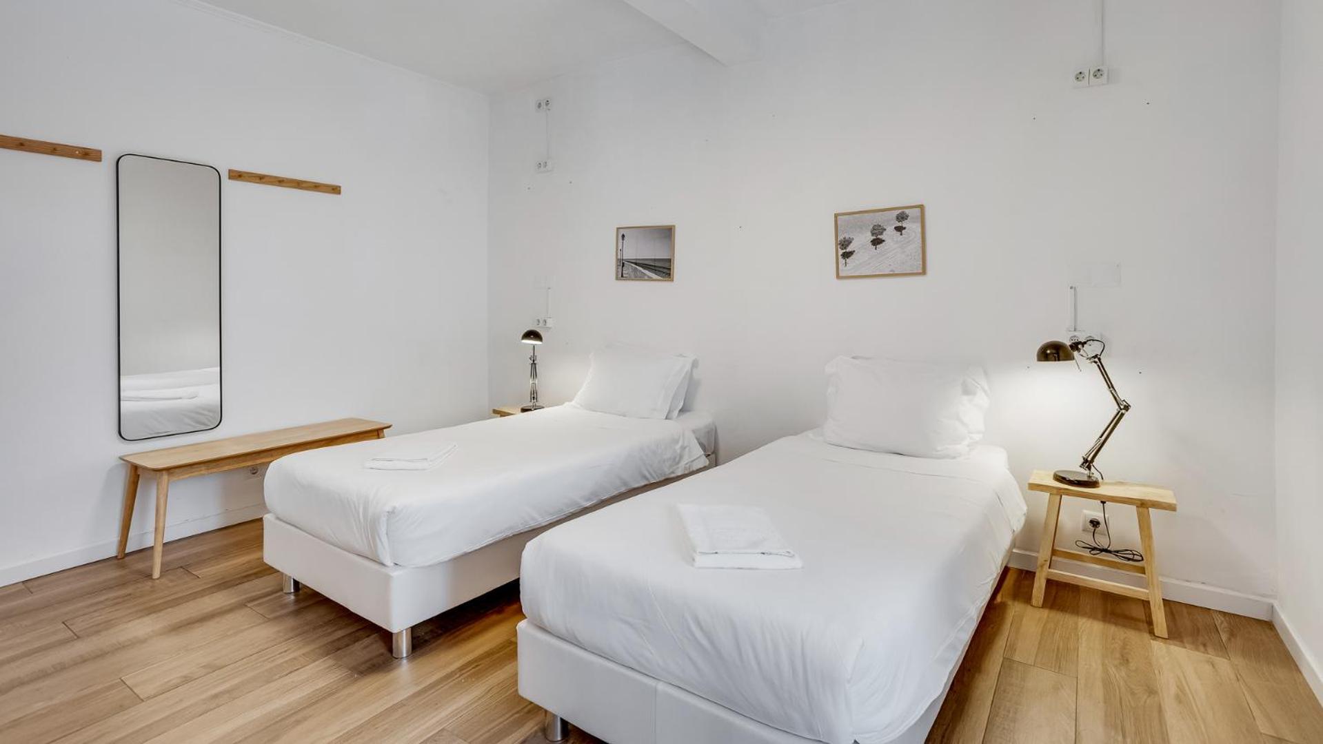Quarto Individual com Casa de Banho Privativa