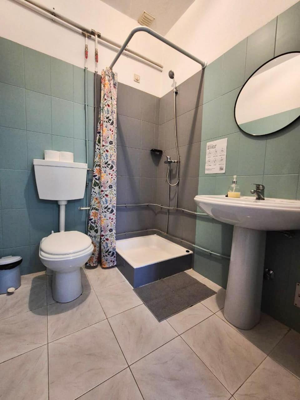 Quarto Quádruplo com Casa de Banho