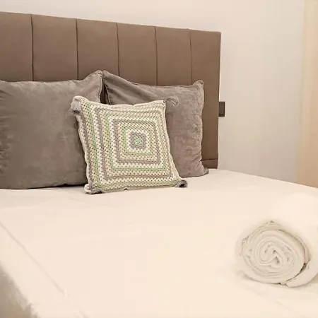 Faro Comfy Ensuite Guest House-2