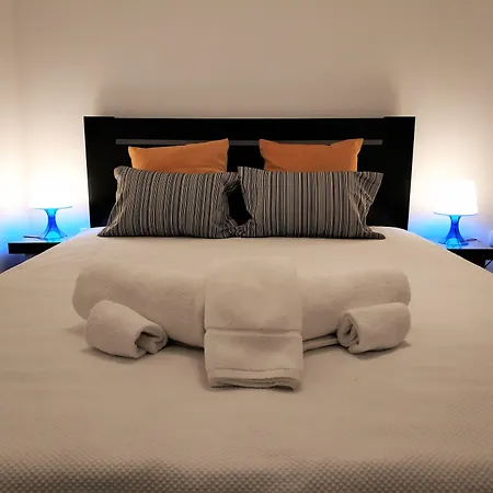 Sleep & Go Faro Airport Guest House-3